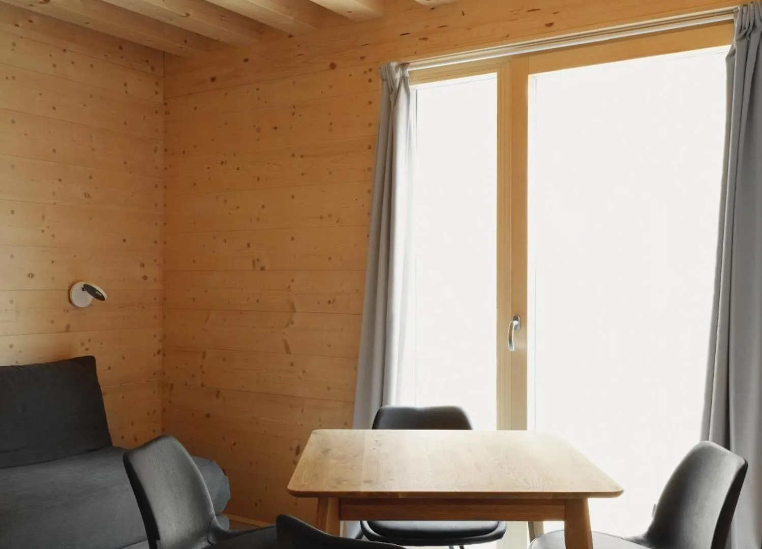 Mondholz - Urban Inn 24-7 Innsbruck